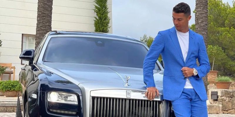 Cristiano Ronaldo sở hữu xe Rolls-Royce giá trị khủng