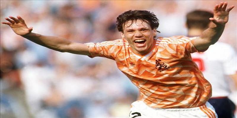 Marco van Basten cầu thủ săn bàn vĩ đại nhất của bóng đá Hà Lan