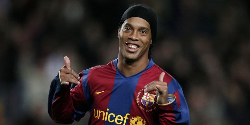 Hành trình bóng đá cấp câu lạc bộ của Ronaldinho