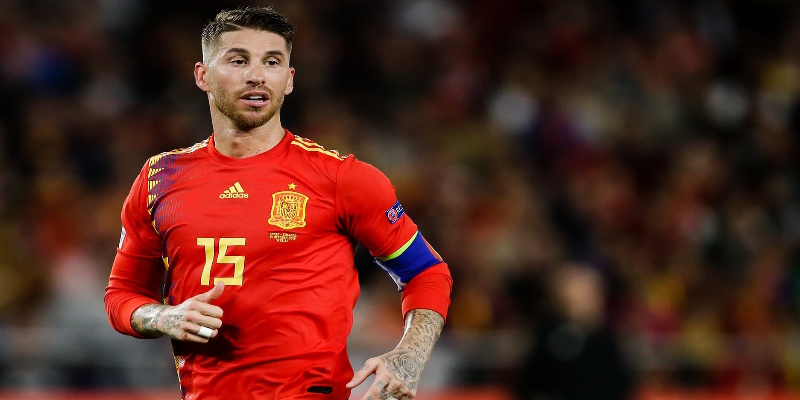 Trung vệ đội trưởng, người thủ lĩnh tài ba của Tây Ban Nha - Sergio Ramos